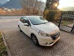 Bianco Usata 2015 Peugeot 208 Due volumi | 7000 € (Buon prezzo)