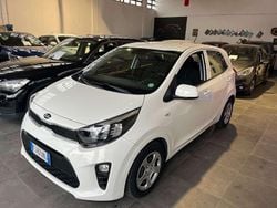 Bianco Usata 2017 Kia Picanto Due volumi | 8000 € (Buon prezzo)