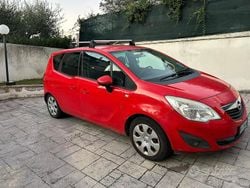 Rosso Usata 2010 Opel Meriva Monovolume | 3500 € (Buon prezzo)