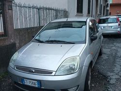 Grigio Usata 2004 Ford Fiesta Due volumi | 2500 € (Cara)