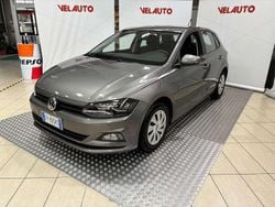 Grigio Usata 2018 VW Polo Trendline Tre volumi | 11.900 € (Ottimo prezzo)