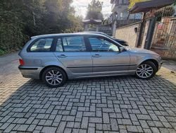 Grigio Usata 2004 BMW 320 Station wagon | 2700 € (Buon prezzo)