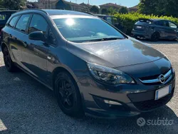 Usata 2016 Opel Astra Station wagon | 2900 € (Molto cara)