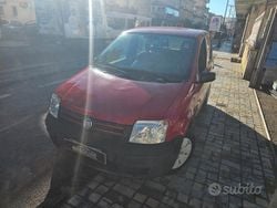 Rosso Usata 2009 Fiat Panda Dynamic Tre volumi | 3850 € (Buon prezzo)