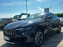 Blu/azzurro Usata 2018 Maserati Levante GranLusso SUV | 36.450 € (Ottimo prezzo)