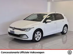Bianco Usata 2022 VW Golf VIII Life Tre volumi | 18.990 € (Buon prezzo)