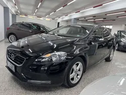 Nero Usata 2015 Volvo V40 Momentum Station wagon | 6299 € (Ottimo prezzo)