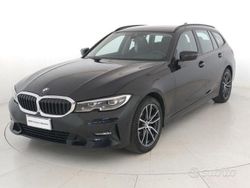 Black sapphire metallizzato Usata 2021 BMW 320 Sport Line Station wagon | 27.900 € (Buon prezzo)