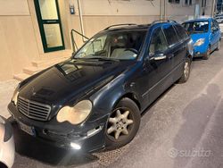 Usata 2002 Mercedes C220 Station wagon | 1100 €