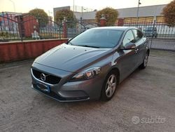 Grigio Usata 2017 Volvo V40 Business Edition Tre volumi | 11.500 € (Buon prezzo)