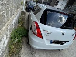 Bianco Usata 2011 Suzuki Swift Due volumi | 2750 € (Buon prezzo)