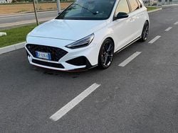Bianco Usata 2022 Hyundai i30 Tre volumi | 34.900 € (Buon prezzo)
