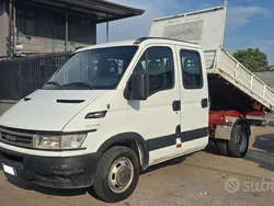 Bianco Usata 2005 Iveco Daily Tre volumi | 7500 € (Ottimo prezzo)