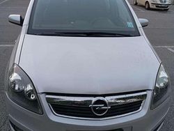 Argento Usata 2007 Opel Zafira Cosmo Monovolume | 3000 € (Molto cara)