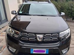 Nero Usata 2019 Dacia Sandero Stepway Tre volumi | 9200 €