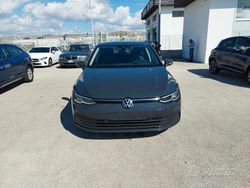 Grigio Usata 2021 VW Golf VIII Style Tre volumi | 14.999 € (Buon prezzo)