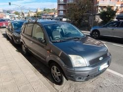 Usata 2004 Ford Fusion Tre volumi | 800 € (Ottimo prezzo)
