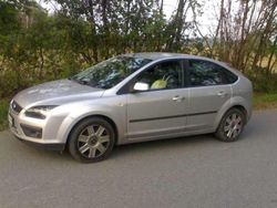 Usata 2006 Ford Focus Tre volumi | 500 € (Super prezzo)