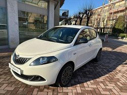 Bianco Usata 2022 Lancia Ypsilon Gold Due volumi | 11.900 € (Buon prezzo)
