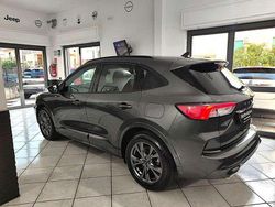 Grigio Usata 2024 Ford Kuga ST-Line SUV | 23.500 € (Buon prezzo)