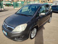 Grigio Usata 2010 Opel Zafira Cosmo Tre volumi | 2200 € (Ottimo prezzo)