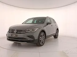 Grigio Usata 2022 VW Tiguan Elegance SUV | 31.500 € (Buon prezzo)