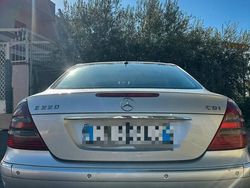 Grigio Usata 2003 Mercedes E220 Tre volumi | 1800 € (Super prezzo)