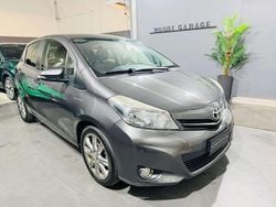 Grigio Usata 2012 Toyota Yaris Tre volumi | 6400 € (Buon prezzo)