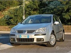 Grigio Usata 2007 VW Golf Tre volumi | 3700 € (Buon prezzo)