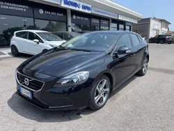 Nero Usata 2015 Volvo V40 Momentum Station wagon | 8900 € (Buon prezzo)