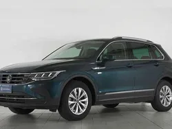 Verde Usata 2023 VW Tiguan Life SUV | 32.800 € (Buon prezzo)