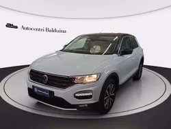 Bianco perla metalizzato tetto nero Usata 2021 VW T-Roc Style SUV | 23.900 € (Buon prezzo)
