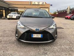 Grigio Usata 2018 Toyota Yaris Hybrid Active Tre volumi | 12.900 €