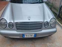 Grigio Usata 1997 Mercedes E240 Tre volumi | 13.500 €