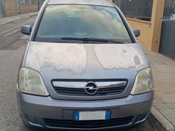 Grigio Usata 2003 Opel Meriva Monovolume | 1200 € (Buon prezzo)