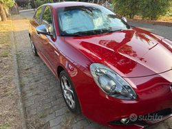 Rosso Usata 2018 Alfa Romeo Giulietta Due volumi | 13.000 € (Cara)