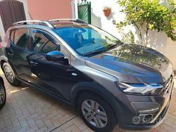 Grigio Usata 2021 Dacia Sandero Due volumi | 12.999 € (Buon prezzo)