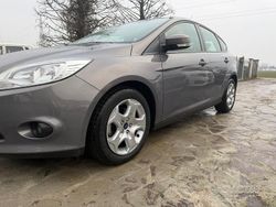 Grigio Usata 2014 Ford Focus Individual Tre volumi | 5500 € (Buon prezzo)