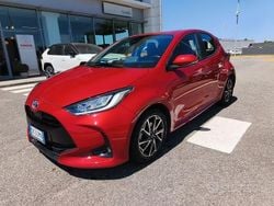 Rosso Usata 2023 Toyota Yaris Hybrid Trend Tre volumi | 18.500 € (Buon prezzo)