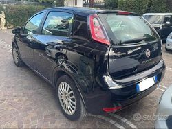 Blu Usata 2014 Fiat Punto Lounge Tre volumi | 4900 € (Buon prezzo)