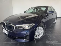 Tanzanite blue metallizzato Usata 2022 BMW 530 Sport Line Tre volumi | 33.700 € (Super prezzo)