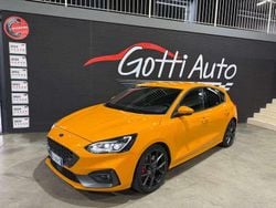 Arancione Usata 2021 Ford Focus Tre volumi | 28.400 € (Buon prezzo)
