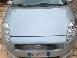 Grigio Usata 2007 Fiat Grande Punto Due volumi | 2350 € (Buon prezzo)
