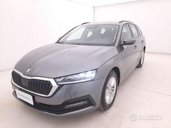 Grigio Usata 2022 Skoda Octavia Executive Station wagon | 16.090 € (Ottimo prezzo)