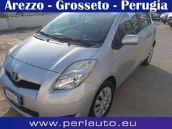 Argento Usata 2009 Toyota Yaris Sol Tre volumi | 4900 € (Buon prezzo)