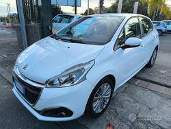 Bianco Usata 2016 Peugeot 208 Active Due volumi | 7200 € (Buon prezzo)