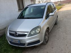 Grigio Usata 2006 Opel Zafira Monovolume | 1000 € (Molto cara)