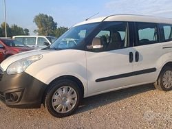Bianco Usata 2016 Opel Combo Monovolume | 8700 € (Buon prezzo)
