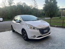 Usata 2012 Peugeot 208 Allure Due volumi | 3700 €