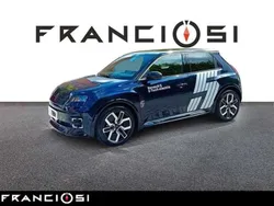 Blu Usata 2024 Renault R5 Iconic Due volumi | 34.590 € (Buon prezzo)